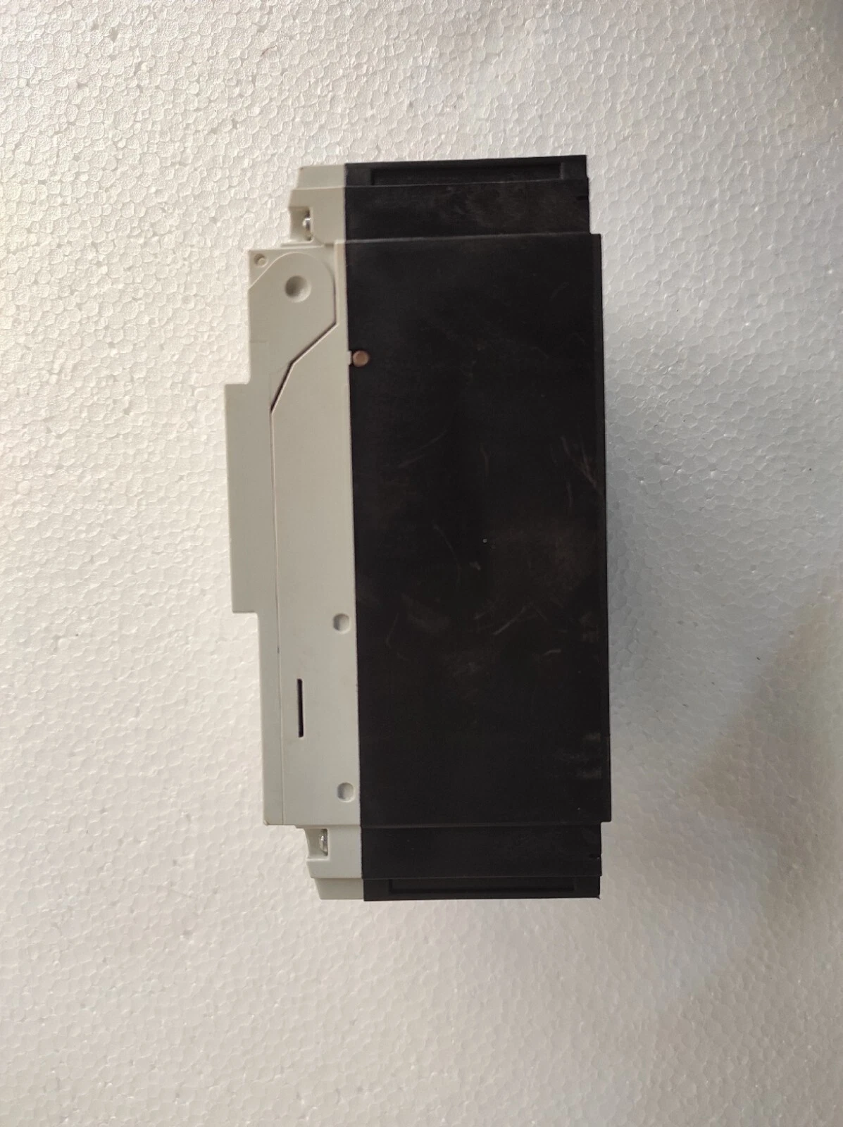 admin/uploads/uploads/Eaton  NZNH1-A63 3 Pole 125 AMP Circuit Breaker_2.webp